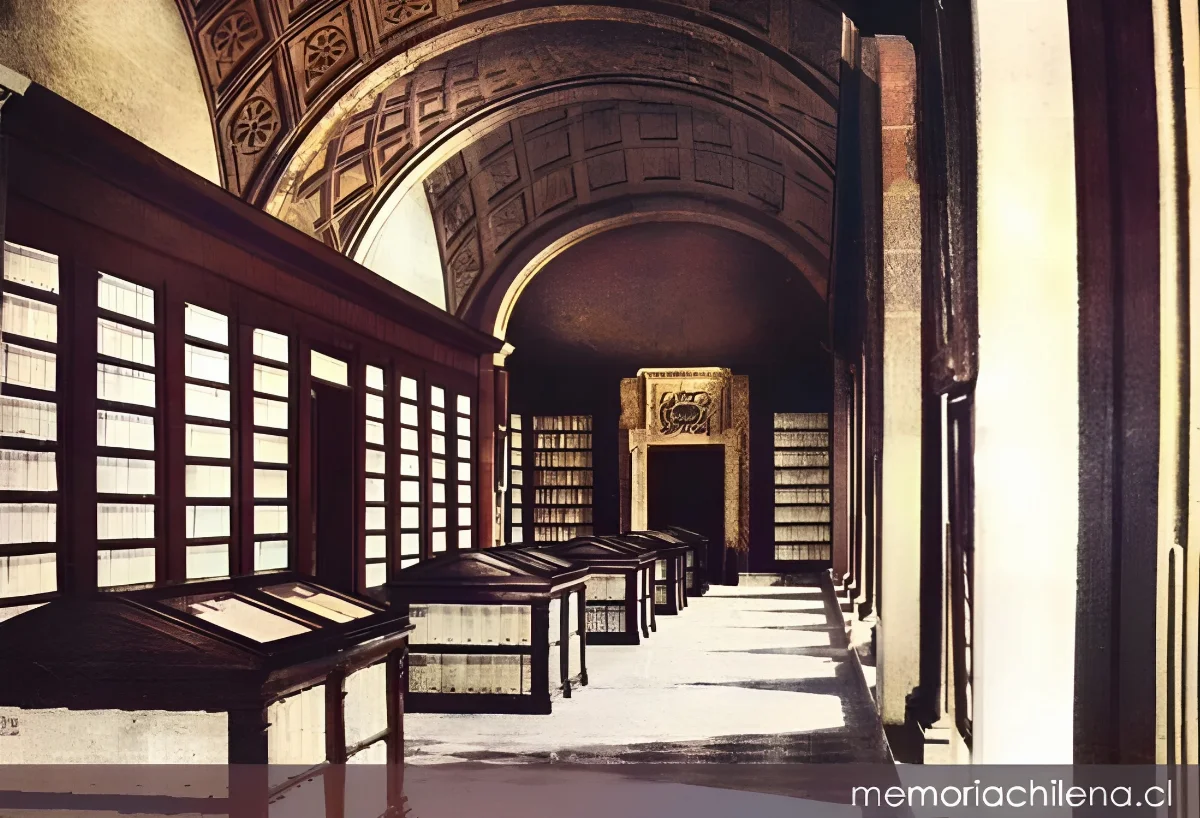 Interior Archivo de Indias de Sevilla, hacia 1928 — 1928 | Chile de Ayer