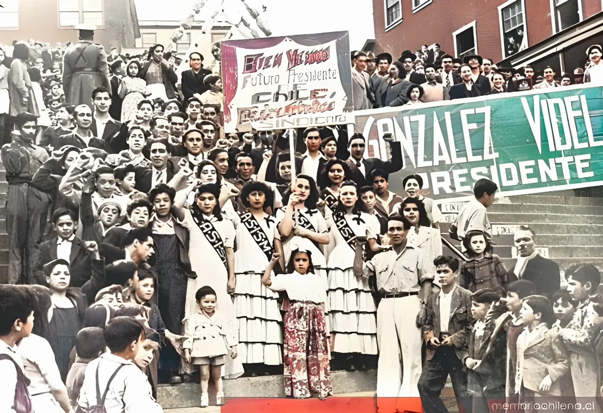 Manifestación en Sewell para la candidatura de Gabriel González Videla, 1946 — 1946 | Chile de Ayer