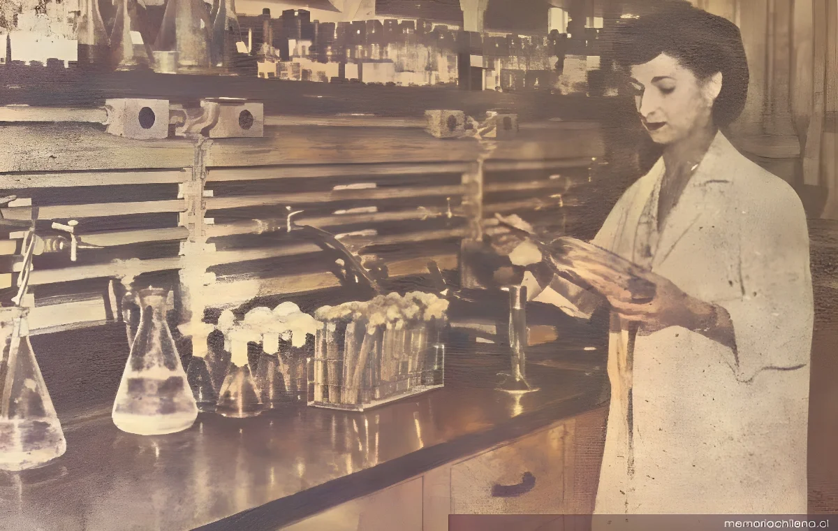 Química-farmacéutica, hacia 1948 — 1948 | Chile de Ayer