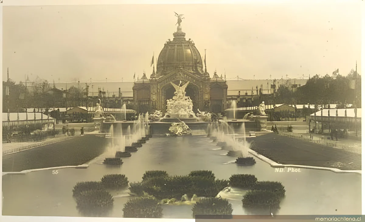Fuente Monumental y Cúpula Central en el Campo de Marte, 1889 — 1889 | Chile de Ayer