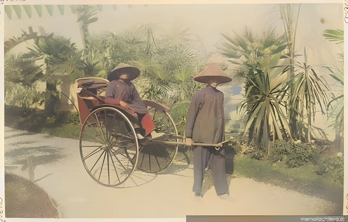 Conductor de un rickshaw, transporta un pasajero, 1889 — 1889 | Chile de Ayer