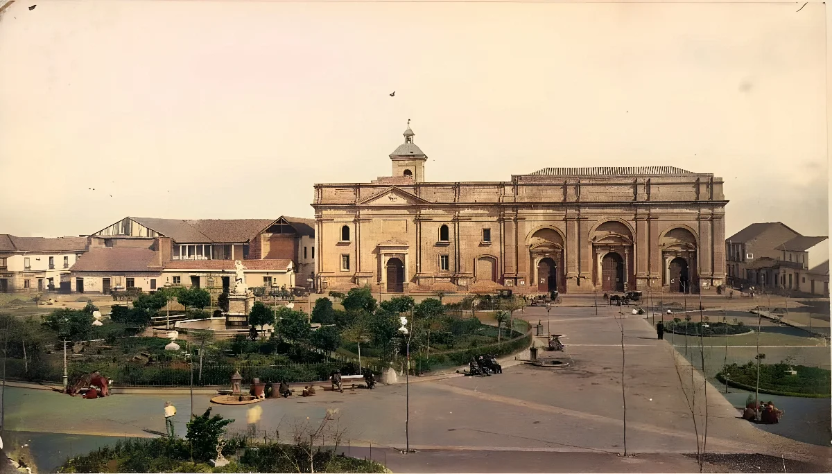 Plaza de Armas y Catedral de Santiago — aprox. 1870–1930 | Chile de Ayer