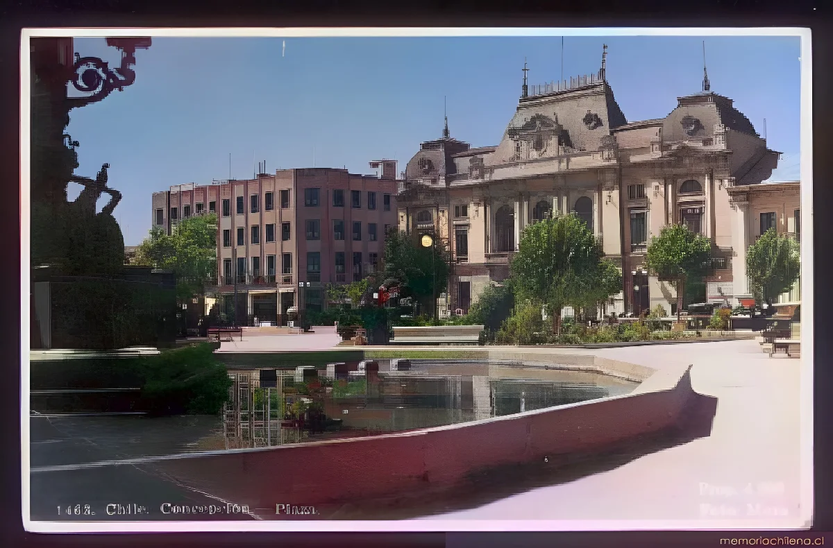 Plaza en Concepción — 1940 | Chile de Ayer