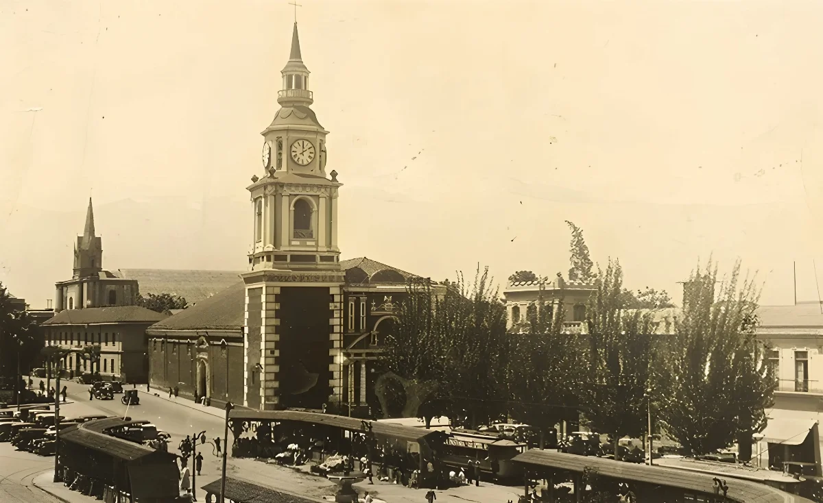 Iglesia de San Francisco y Pérgola de las Flores, Santiago, 1930 — aprox. 1930 | Chile de Ayer