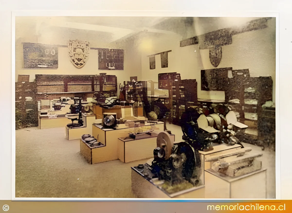Muestra de la Escuela de Artes y Oficios en la Exposición Industrial de Valparaíso, 1934 — 1934 | Chile de Ayer