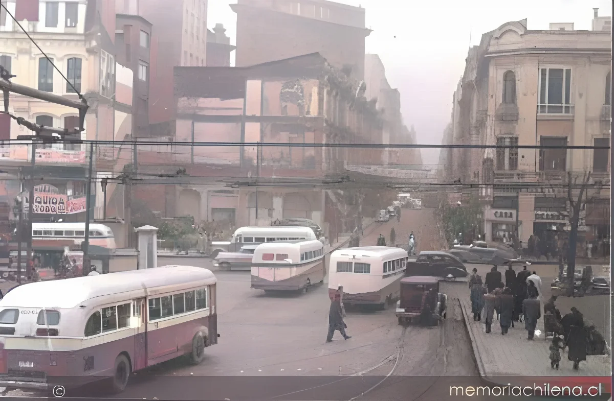 Calle Ahumada con la Alameda, Santiago, hacia 1942 — 1942 | Chile de Ayer