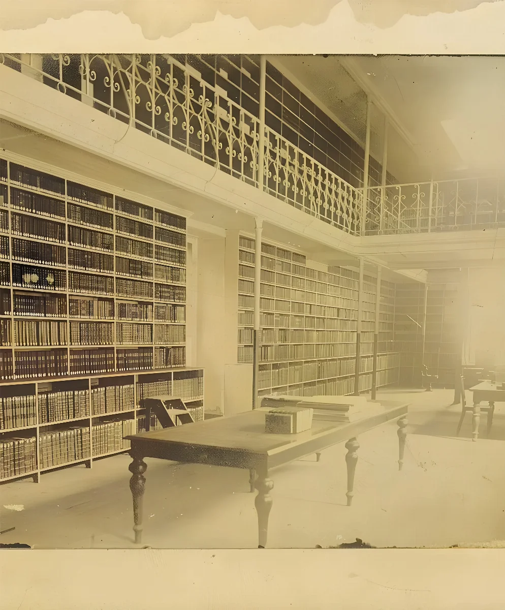 Biblioteca de José Antonio de Rojas en Valparaíso — aprox. 1890–1930 | Chile de Ayer