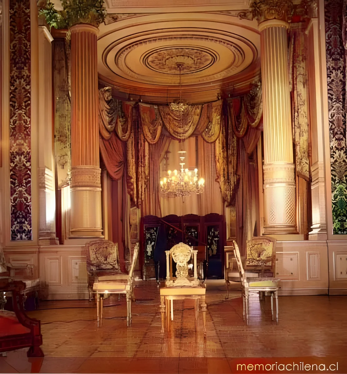 Palacio Cousiño, vista de sala de música — 1900 | Chile de Ayer