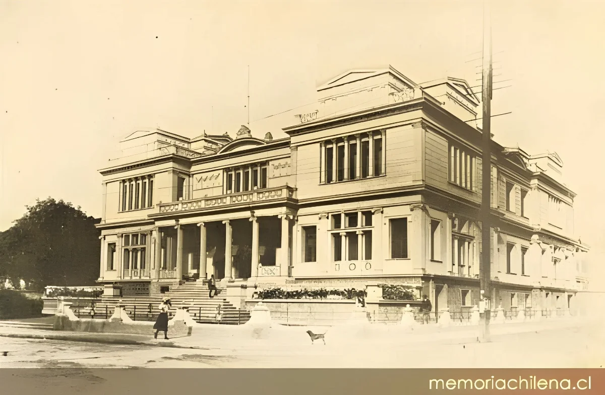 Edificio del Club de Viña del Mar, hacia 1913 — 1913 | Chile de Ayer