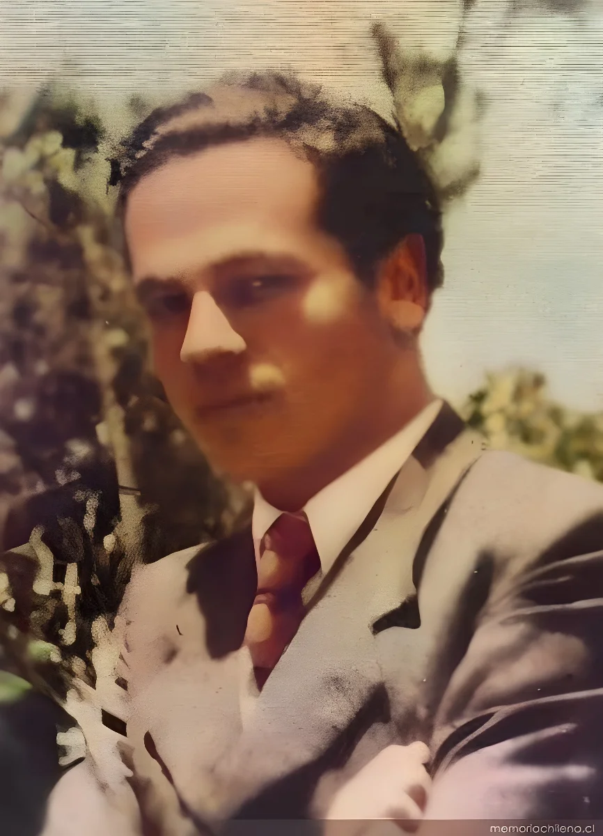 Nicanor Parra, hacia 1930 — 1930 | Chile de Ayer