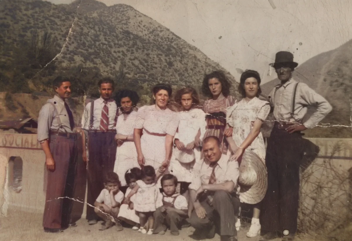 Familia Dureaux Arevalo — Calle Larga — 1944 | Chile de Ayer