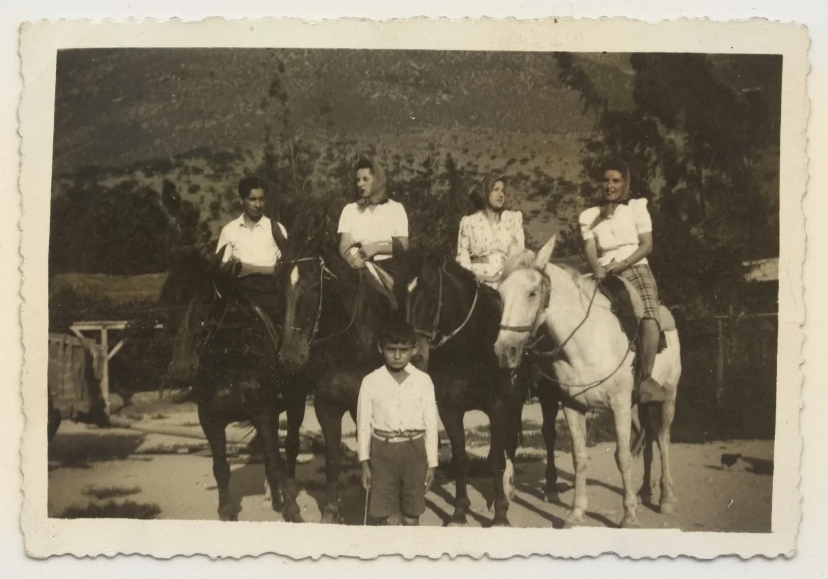 Paseo a caballo — Calle Larga — 1925 | Chile de Ayer