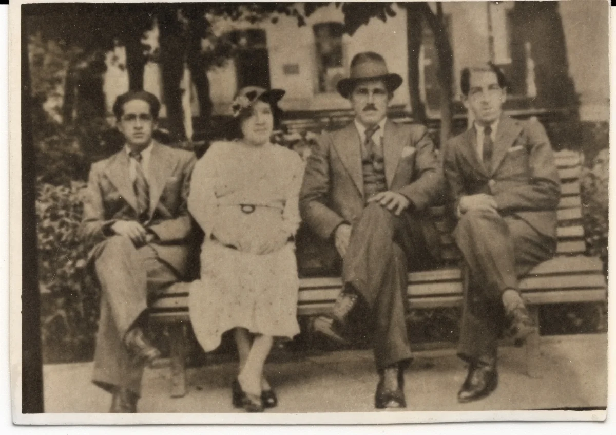 Familia Contreras Clavijo y amigo — Los Andes — 1940 | Chile de Ayer