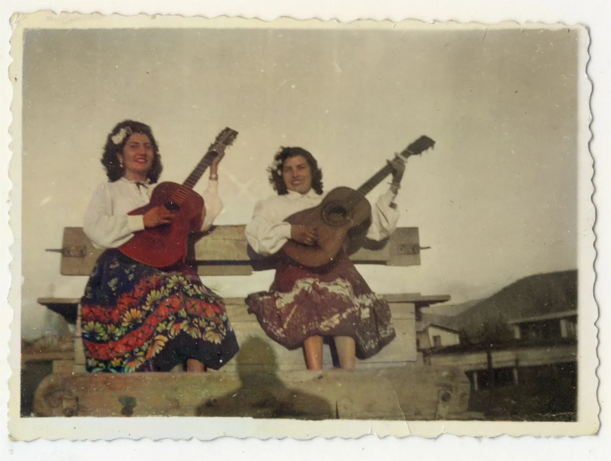 Folcloristas en carretela — Pocuro — 1950 | Chile de Ayer