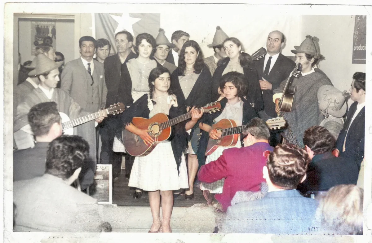 Conjunto musical folclorico — Calle Larga — 1965 | Chile de Ayer