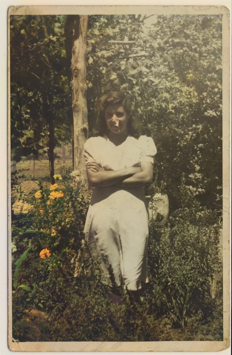 María Dureaux en Cerro La Cruz — Calle Larga — 1938 | Chile de Ayer