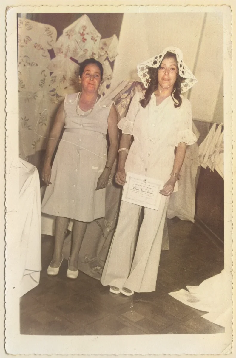 Liliana Ponce y su Madre María Dureaux — Los Andes — 1970 | Chile de Ayer