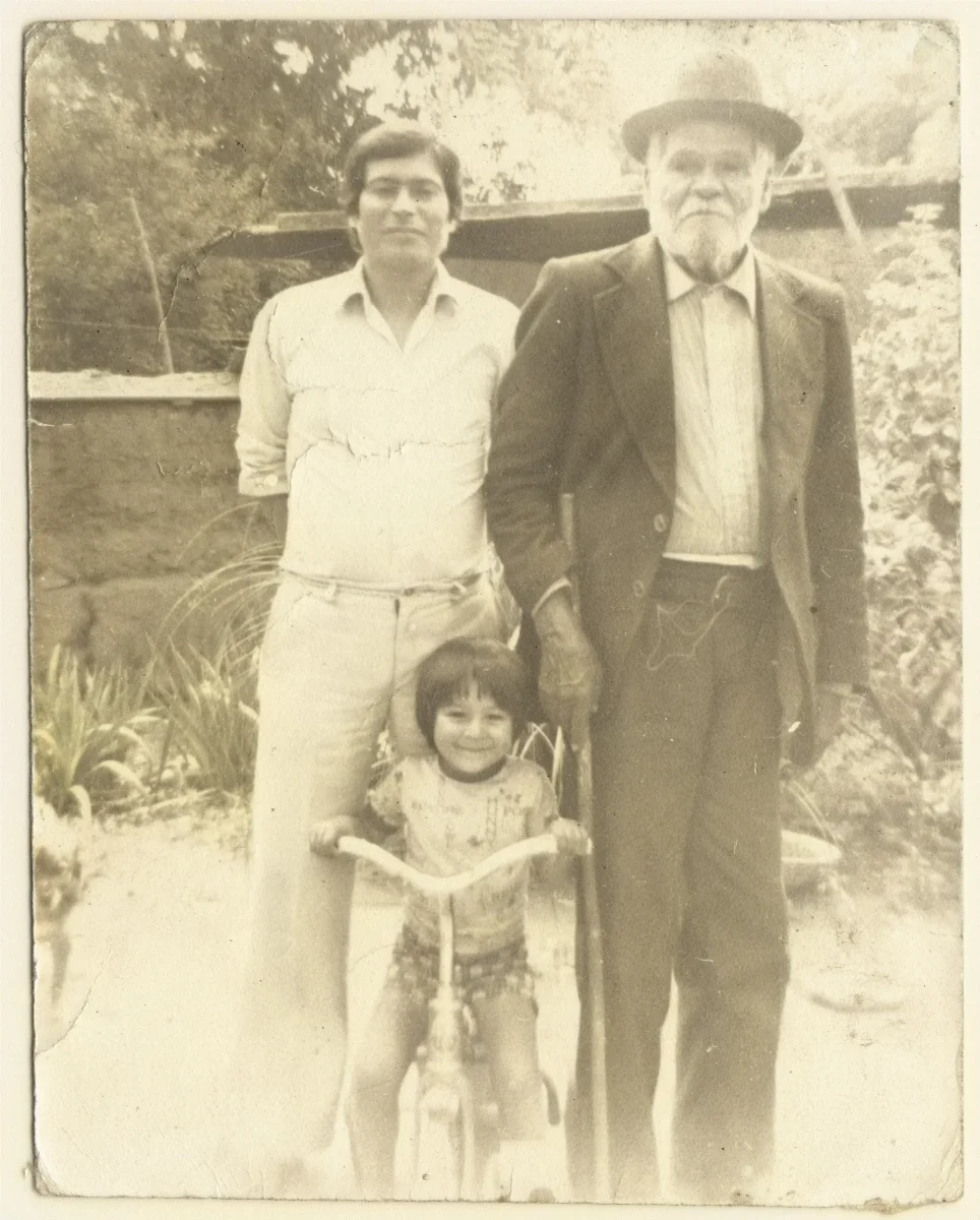 Con el patriarca Luis Abuelo — Calle Larga — 1979 | Chile de Ayer