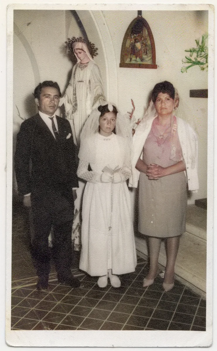 Recuerdo de Primera Comunión Familia Salinas Silva — Mendoza, Argentina — 1969 | Chile de Ayer