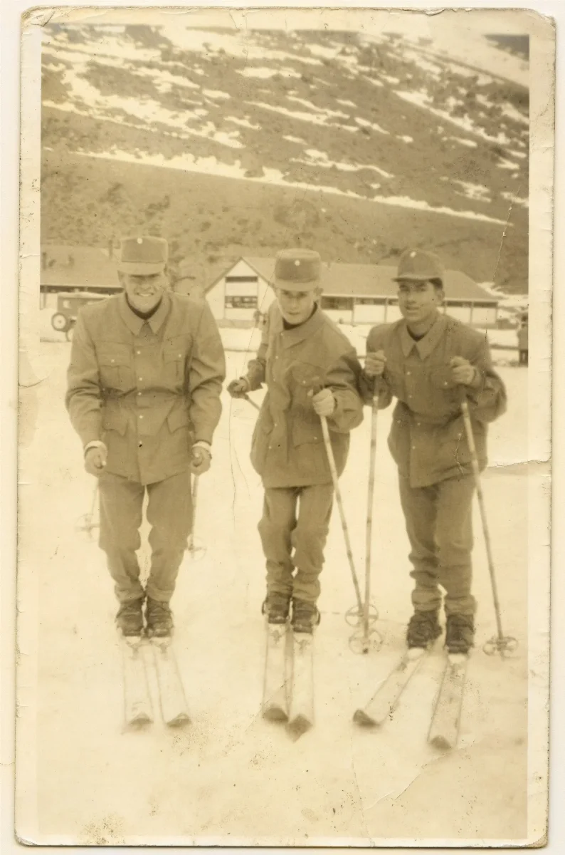 Militares en la nieve — Los Andes — 1963 | Chile de Ayer