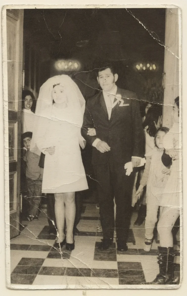 Recién casados en Calle Larga, Santiago 1963 — Calle Larga — 1963 | Chile de Ayer