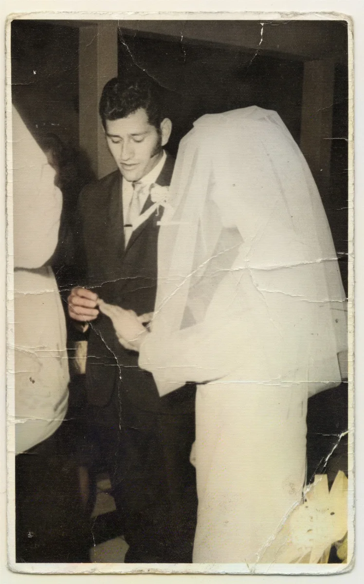 Poniendo argollas en misa de matrimonio — Calle Larga — 1963 | Chile de Ayer