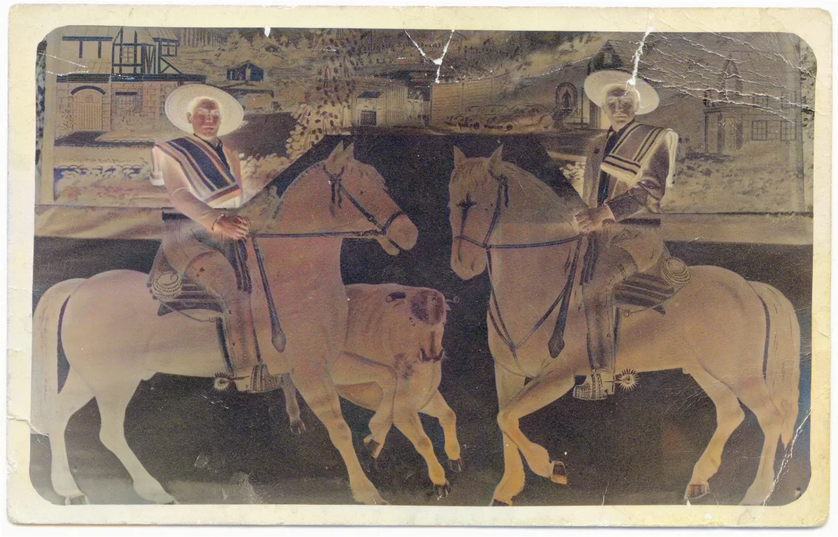 Huasos a caballo — Calle Larga — 1960 | Chile de Ayer