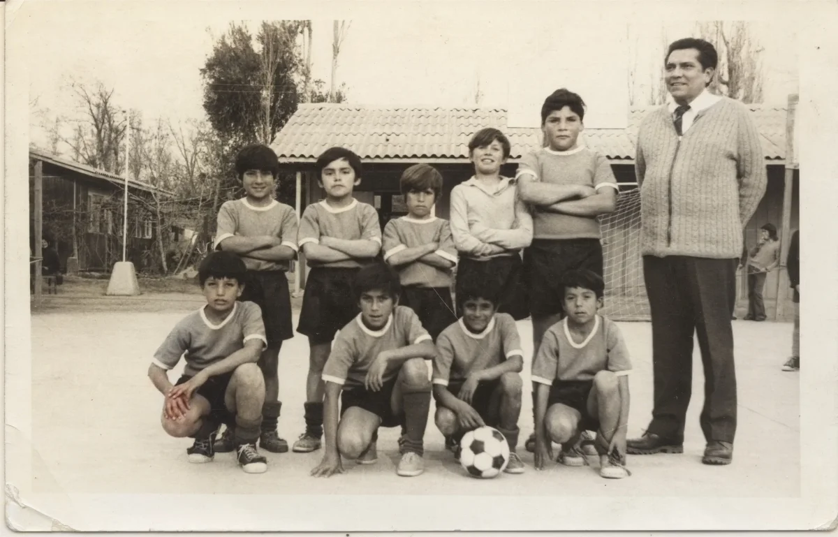 Equipo de futbol niños de Escuela Cristo Redentor — Calle Larga — 1975 | Chile de Ayer