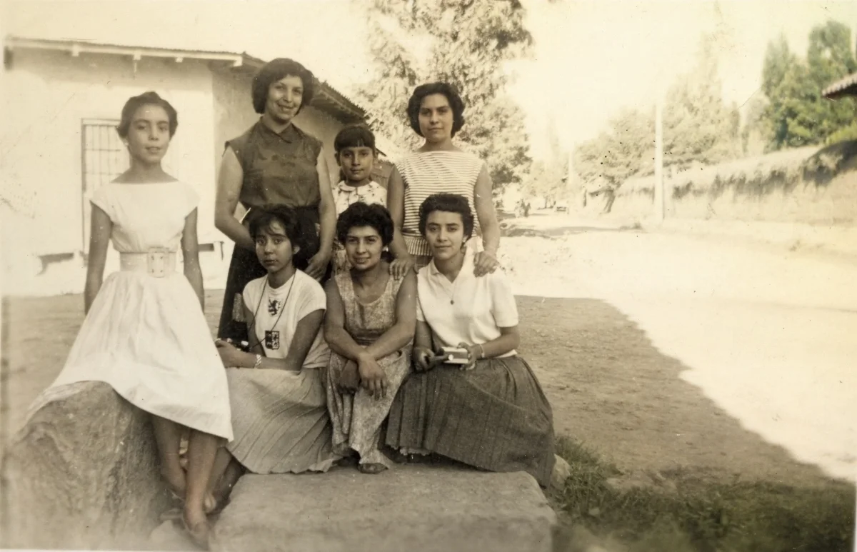 Grupo de mujeres en Pocuro, años sesenta — Pocuro — aprox. 1960 | Chile de Ayer