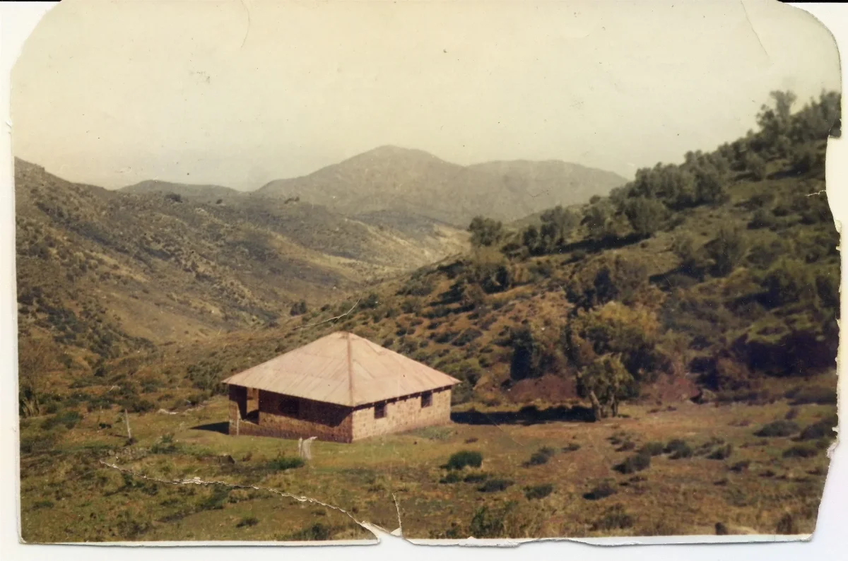 Chalé en la cordillera de San Vicente — Calle Larga — 1940 | Chile de Ayer
