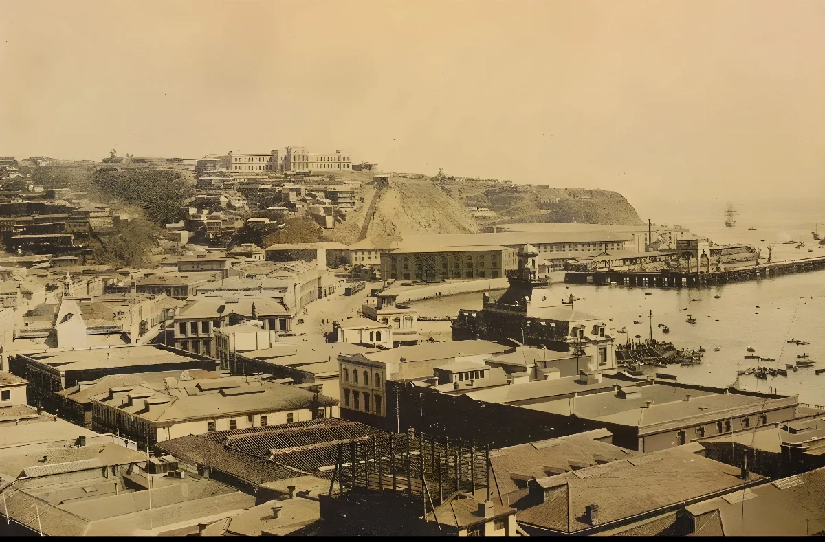 Valparaíso histórico: Playa Ancha, muelle y bahía vistos desde los tejados del plan — aprox. 1890–1930 | Chile de Ayer