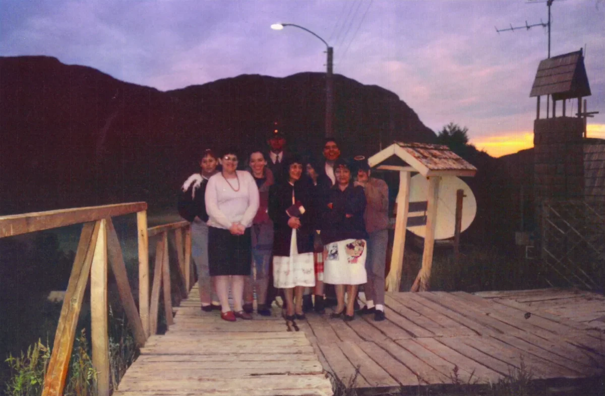 mujeres de codemut (comité de mujeres de tortel) — Caleta Tortel — 1994 | Chile de Ayer