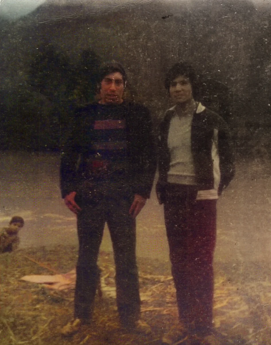 a orillas del rio baker — Caleta Tortel — 1990 | Chile de Ayer