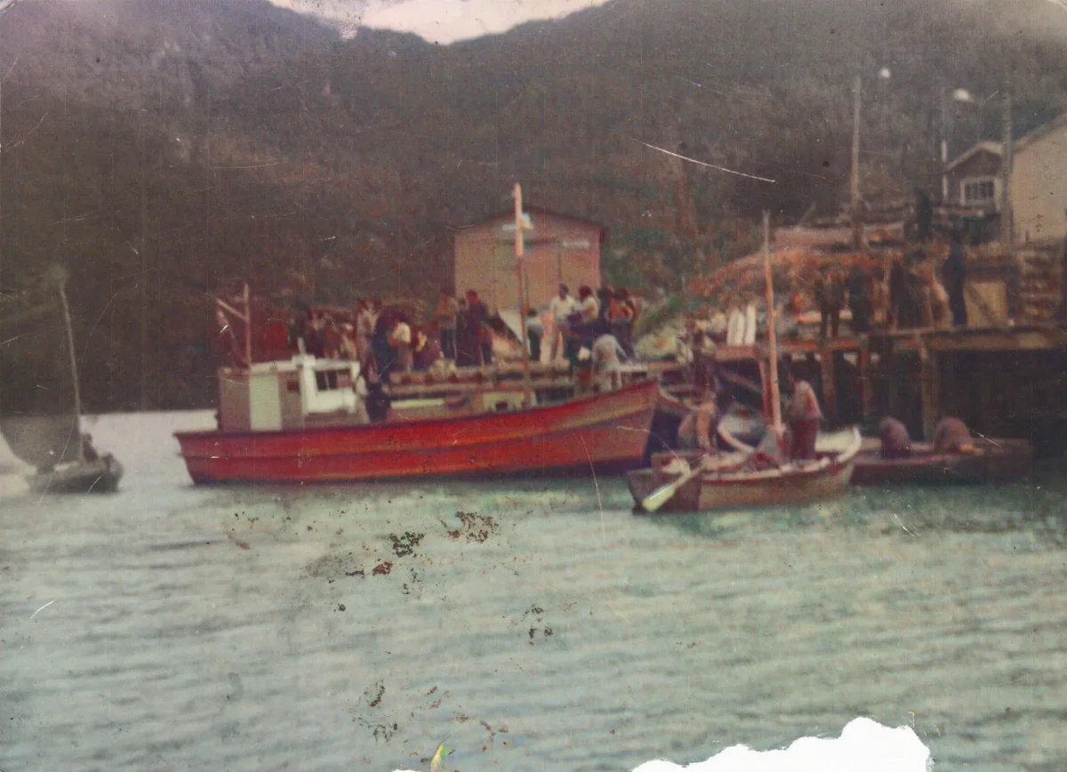 carreras a vela — Caleta Tortel — 1988 | Chile de Ayer