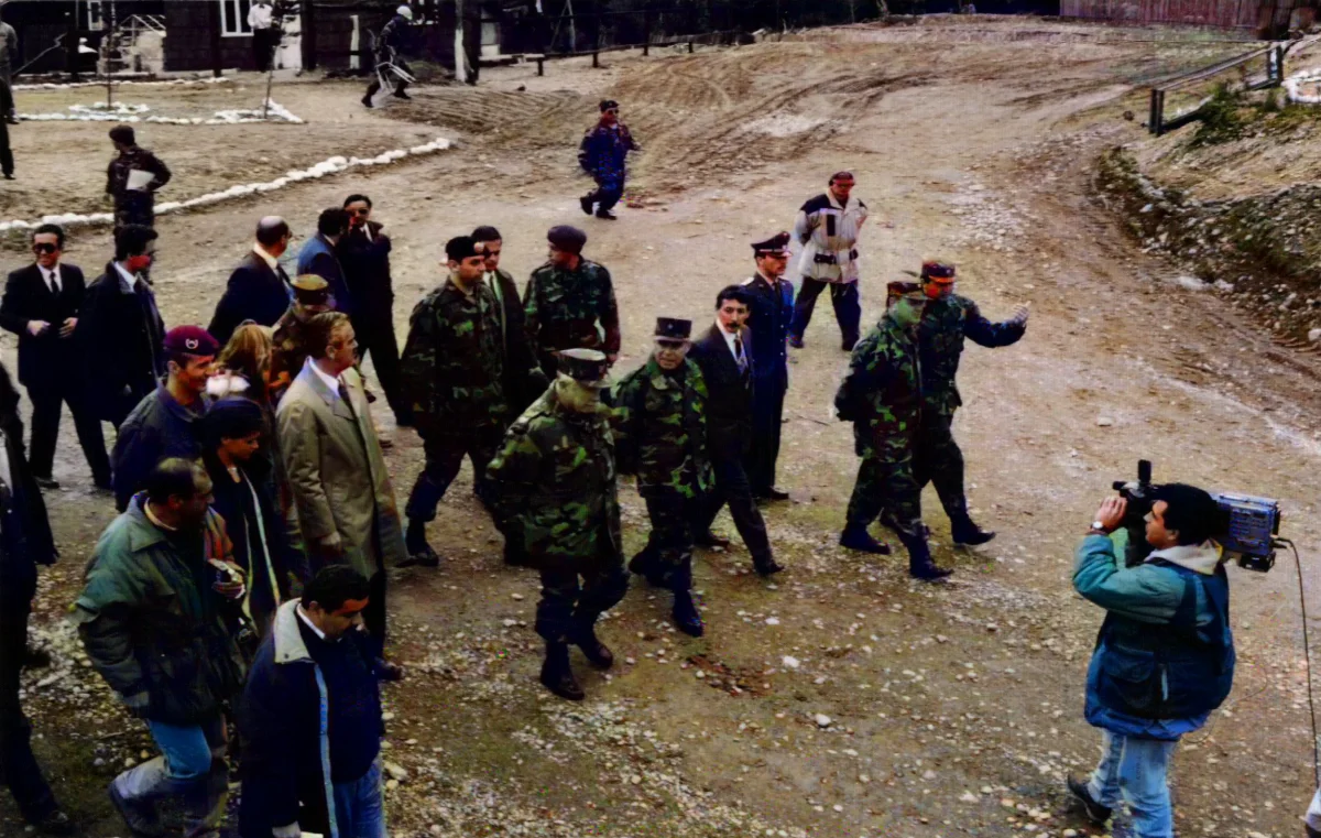 Visita de Gral Pinochet a Puerto Yungay — Puerto Yungay — aprox. 1998 | Chile de Ayer