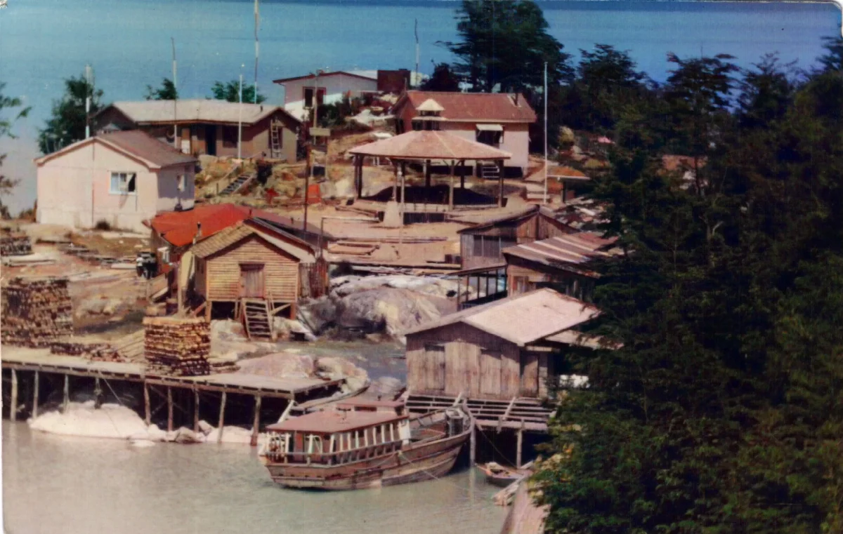 Vista panoramica — Caleta Tortel — aprox. 1985 | Chile de Ayer