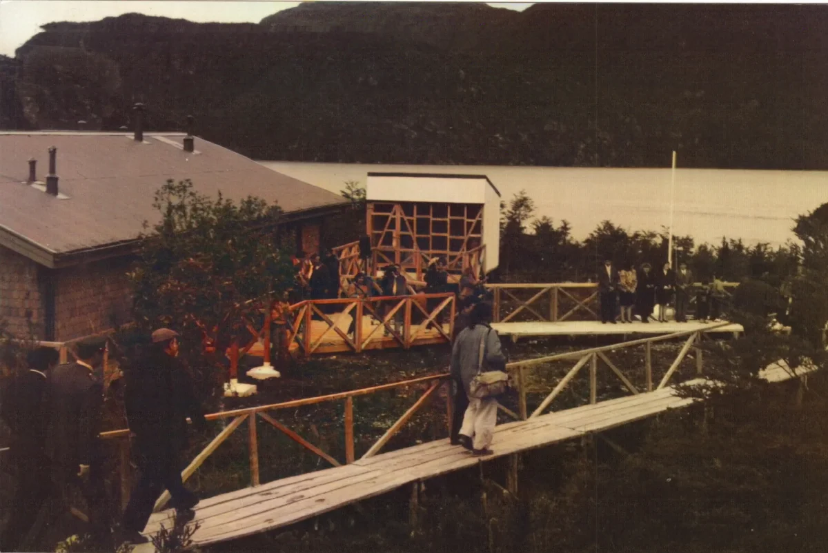 Inauguracion escuela — Caleta Tortel — 1998 | Chile de Ayer
