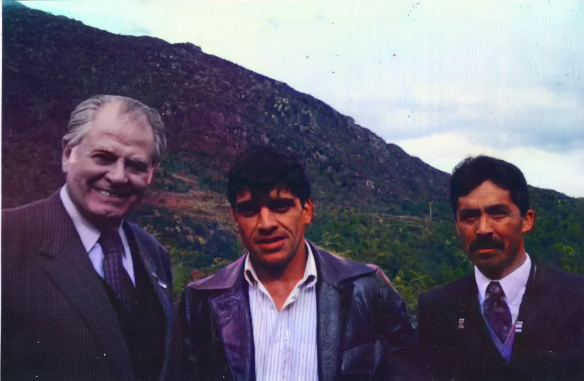 visita Predidente Patricio Aylwin — Caleta Tortel — 1988 | Chile de Ayer
