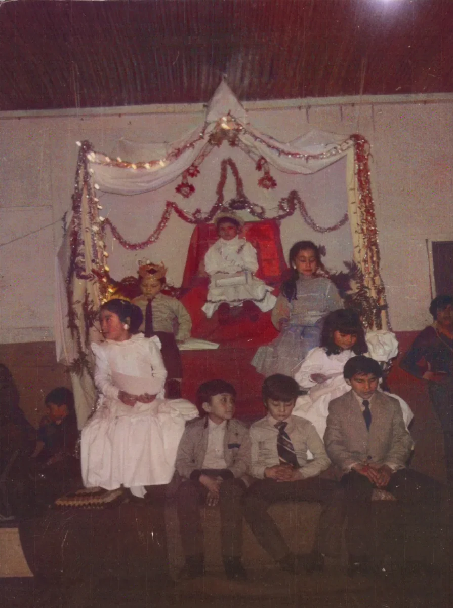 Reina escolar — Caleta Tortel — aprox. 1988 | Chile de Ayer
