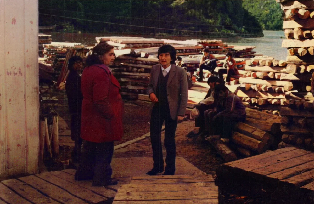 Reconocimiento — Caleta Tortel — 1983 | Chile de Ayer