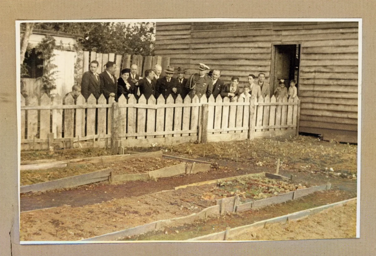 Visitando el Club de Rayuela — Castro — 1939 | Chile de Ayer