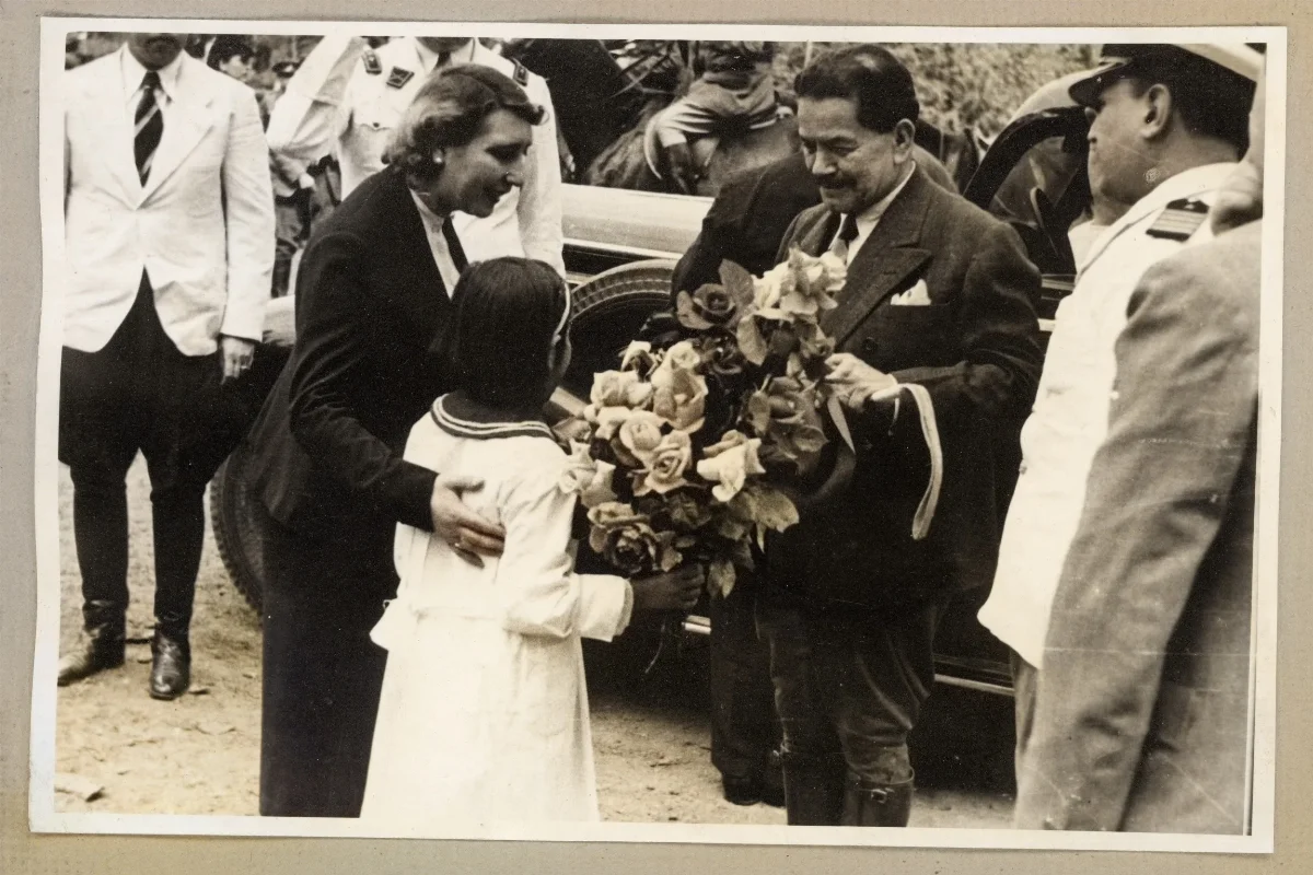 Presidente Pedro Aguirre Cerda en acto de conmemoración del Día de la Raza — 1939 | Chile de Ayer