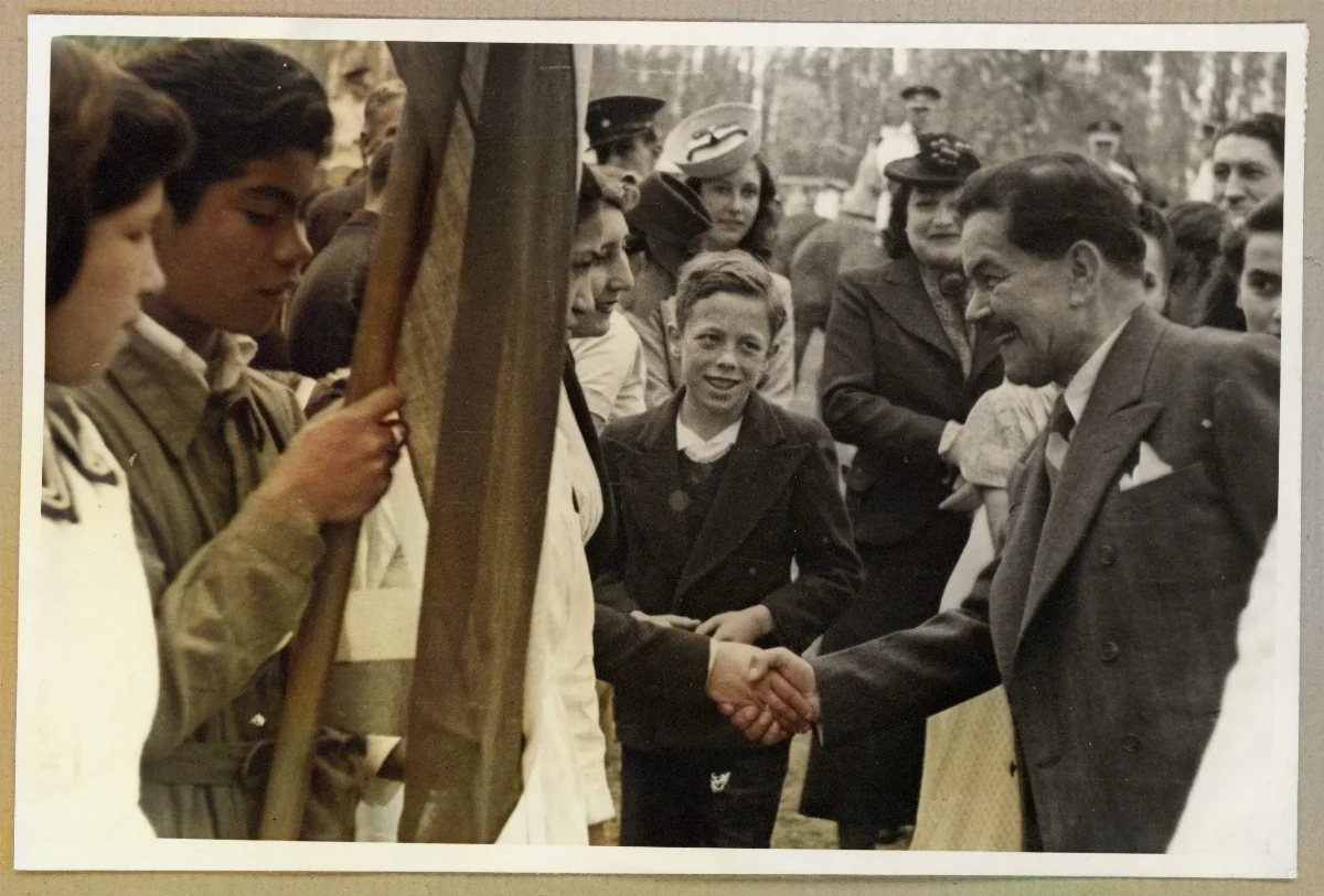 Presidente Pedro Aguirre Cerda en acto de conmemoración del Día de la Raza — 1939 | Chile de Ayer