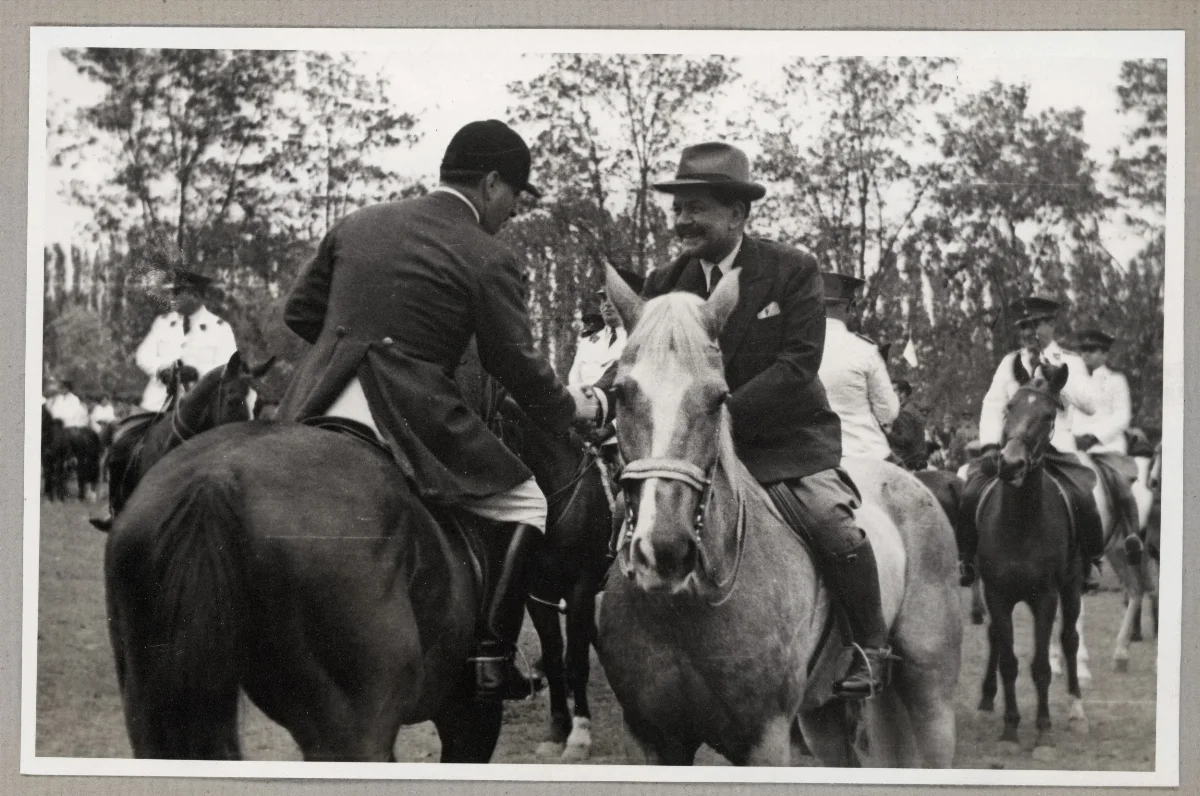 Presidente Pedro Aguirre Cerda en acto ecuestre de conmemoración del Día de la Raza — 1939 | Chile de Ayer