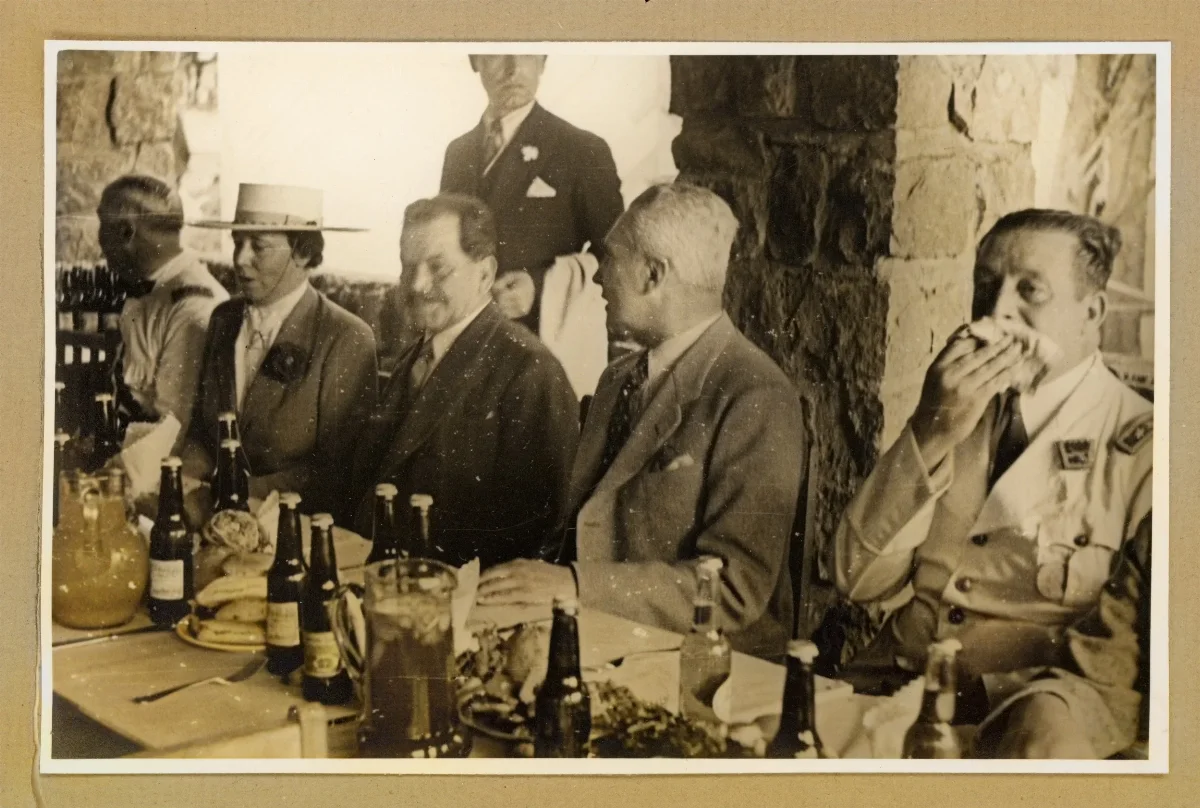 Almuerzo oficial con motivo de la conmemoración del Día de la Raza, 1939 — 1939 | Chile de Ayer