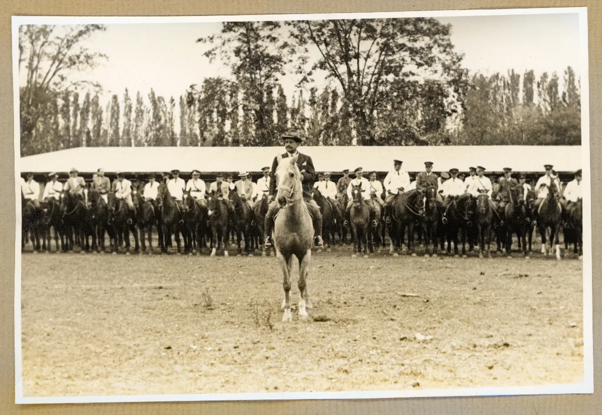 Presidente Pedro Aguirre Cerda en acto de conmemoración del Día de la Raza — 1939 | Chile de Ayer