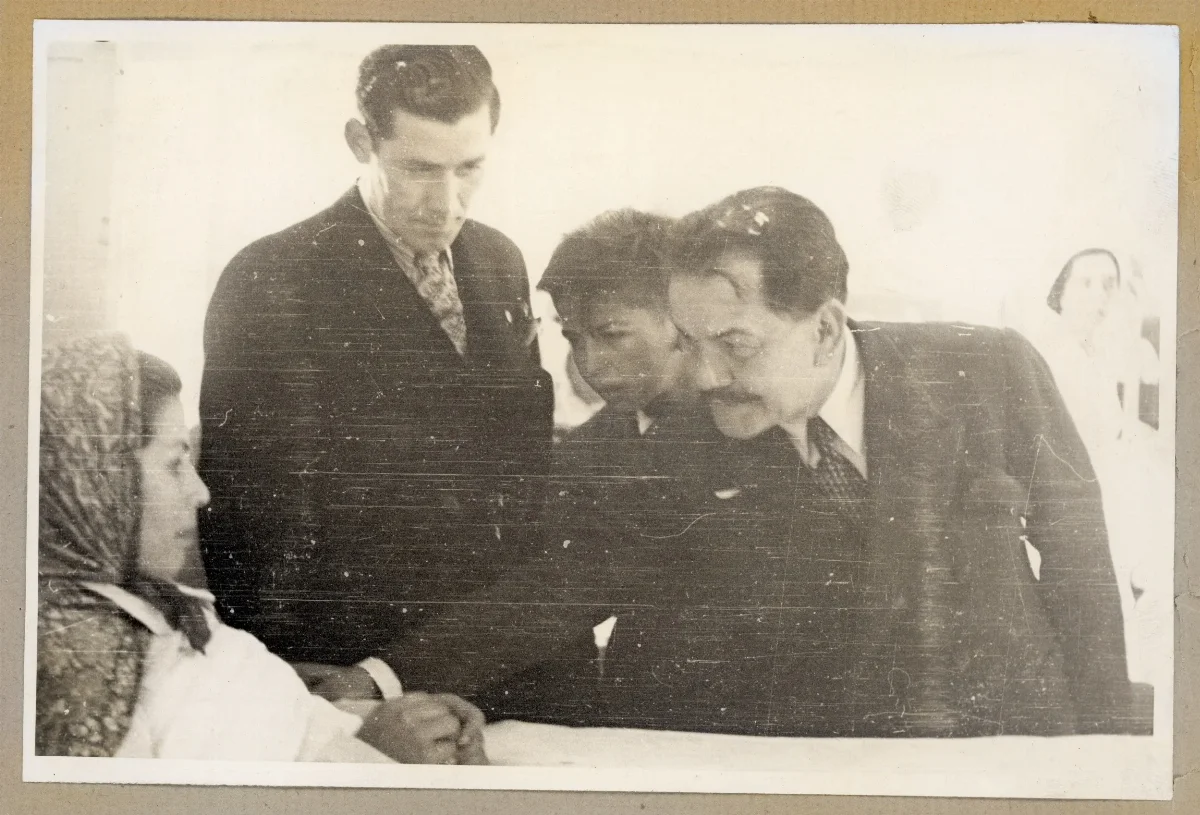 Visita a los enfermos del hospital — Lota — 1939 | Chile de Ayer