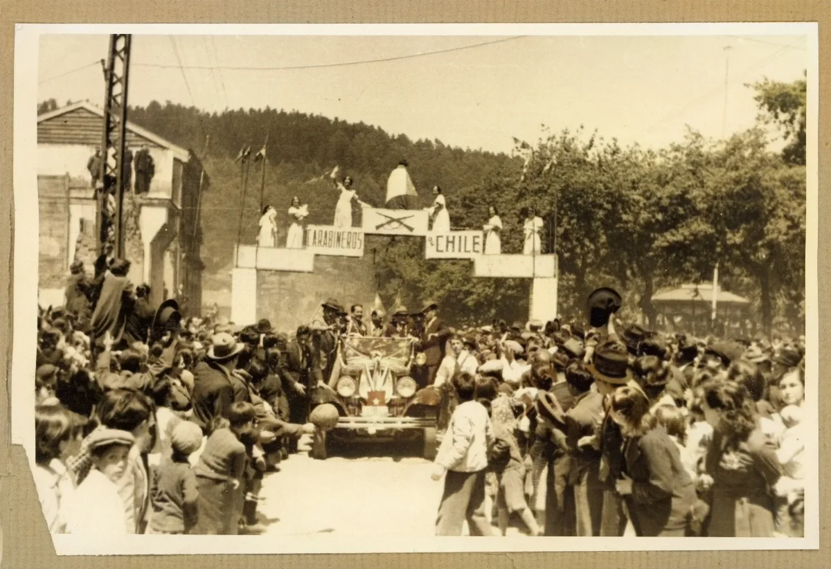 Acto cívico oficial presidencial en Lota — Lota — aprox. 1939 | Chile de Ayer