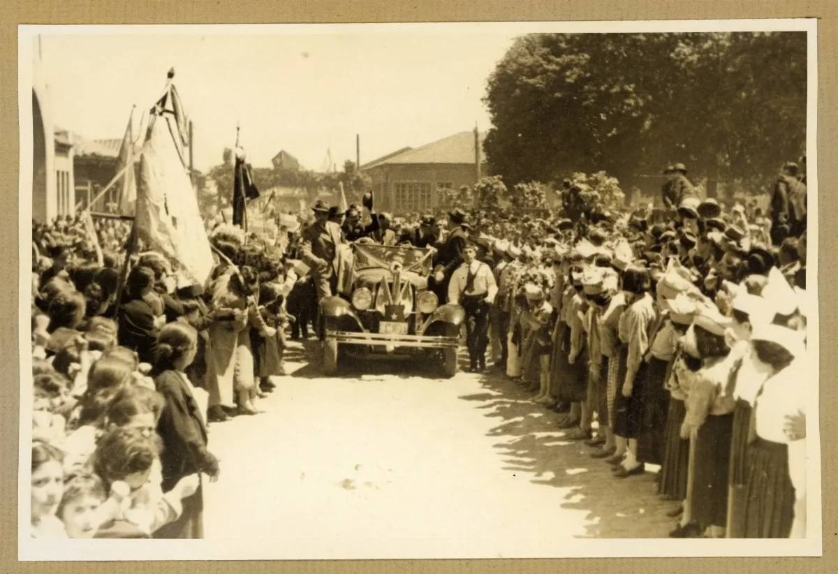 Acto presidencial masivo en Lota — Lota — aprox. 1939 | Chile de Ayer