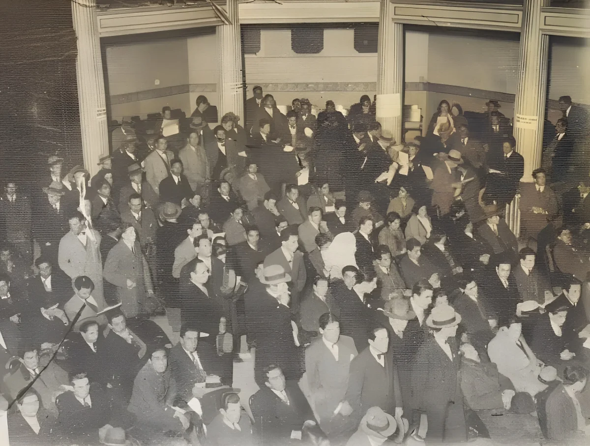 Asamblea extraordinaria de la Federación de Estudiantes de Chile realizada el sábado 4 de junio de 1932 — aprox. 1932 | Chile de Ayer